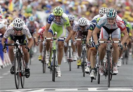 Omega Pharma-Lotto rider Greipel of Germany is flanked by HTC-Highroad rider Cavendish of Britain during the final sprint in the tenth stage Omega Pharma-Lotto rider Greipel of Germany is flanked by HTC-Highroad rider Cavendish of Britain during the final sprint in the tenth stage