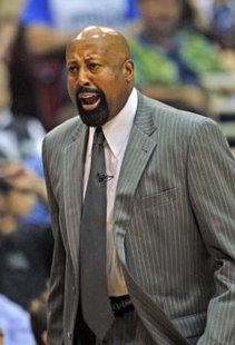 Atlanta Hawks head coach Mike Woodson shouts during the first half of Game 2 of their NBA Eastern Conference semi-finals basketball playoff series against Orlando Magic in Orlando, Florida May 6, 2010. REUTERS Atlanta Hawks head coach Mike Woodson shouts during the first half of Game 2 of their NBA Eastern Conference semi-finals basketball playoff series against Orlando Magic in Orlando, Florida May 6, 2010. REUTERS