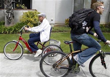 Octavio Orduño, 103, goes for his daily cycle ride in Long Beach Octavio Orduño, 103, goes for his daily cycle ride in Long Beach