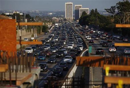 Traffic moves slowly on the 405 freeway in Los Angeles Traffic moves slowly on the 405 freeway in Los Angeles