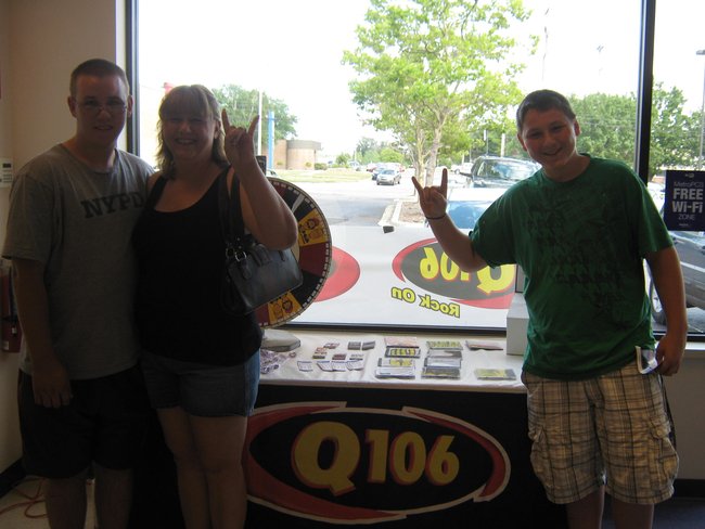 Q106 spent some time with our friends at MetroPCS! Rock On and thanks for stopping by!