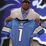 Defensive tackle Nick Fairley of Auburn University holds up a jersey after being selected as the 13th overall pick by the Detroit Lions in the 2011 NFL football Draft in New York, April 28, 2011. REUTERS Defensive tackle Nick Fairley of Auburn University holds up a jersey after being selected as the 13th overall pick by the Detroit Lions in the 2011 NFL football Draft in New York, April 28, 2011. REUTERS