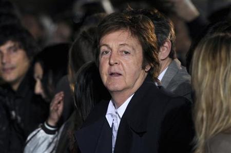 Singer Paul McCartney attends the fashion show designed by his daughter Stella McCartney at her Fall-Winter 2011/2012 women's collection dur Singer Paul McCartney attends the fashion show designed by his daughter Stella McCartney at her Fall-Winter 2011/2012 women's collection dur