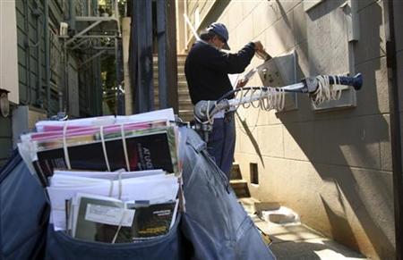 Letter carrier delivers mail in San Francisco as postal service announces closures Letter carrier delivers mail in San Francisco as postal service announces closures