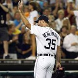 Detroit Tigers starting pitcher Justin Verlander acknowledges fans as he leaves the game during the eighth inning of their MLB American League baseball game against the Minnesota Twins in Detroit, Michigan August 16, 2011. REUTERS/Rebecca Cook