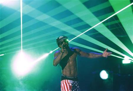 Lil Wayne performs "I'm On One" at the 2011 BET Awards in Los Angeles Lil Wayne performs "I'm On One" at the 2011 BET Awards in Los Angeles