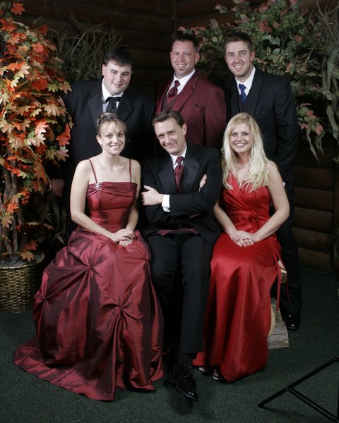 Lee Peek with the airstaff at the CMA Party at Stoney Creek Inn 2006