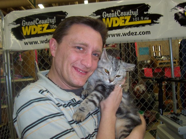 Lee Peek with another furry friend at Caged for Critters part 2 2007