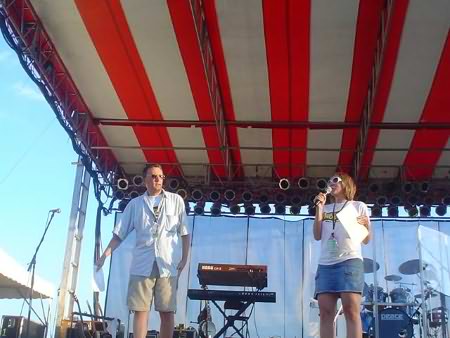 Lee Peek and Nikki Montgomery on stage at the WI Valley Fair 2006