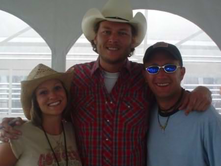 Lee Peek and Nikki Montgomery with Blake Shelton at Fuddfest 2006