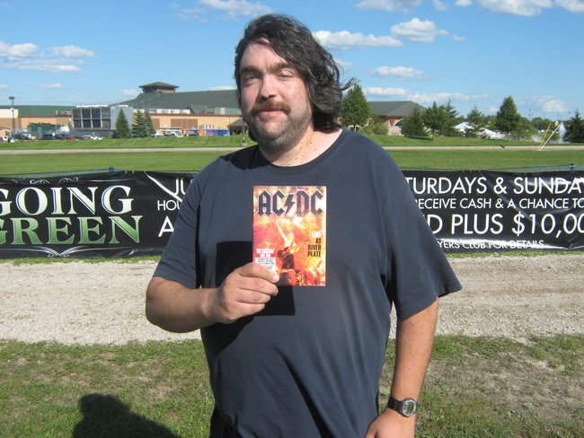 Q106 was on hand before the Whitesnake and Tesla gig! Rock On!
