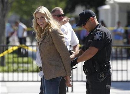 Actress Daryl Hannah is arrested during a protest in Washington Actress Daryl Hannah is arrested during a protest in Washington