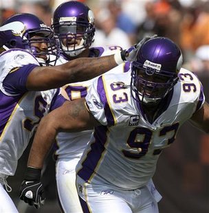 Minnesota Vikings Williams celebrates with teammates after sacking Cleveland Browns Quinn in Cleveland Minnesota Vikings Williams celebrates with teammates after sacking Cleveland Browns Quinn in Cleveland