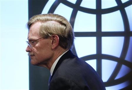 World Bank President Robert Zoellick leaves after a news conference in Beijing World Bank President Robert Zoellick leaves after a news conference in Beijing