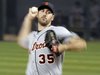 Detroit Tigers pitcher Justin Verlander pitches against the Chicago White Sox during the first inning of their game on September 13, 2011. REUTERS Detroit Tigers pitcher Justin Verlander pitches against the Chicago White Sox during the first inning of their game on September 13, 2011. REUTERS