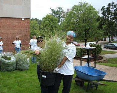 Helping in the Ottawa Co. Community (photo courtesy Greater Ottawa Co. United Way) Helping in the Ottawa Co. Community (photo courtesy Greater Ottawa Co. United Way)