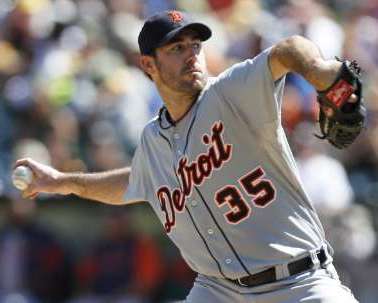 Detroit Tigers starting pitcher Justin Verlander throws in the first inning in his 3-0 victory over against the Athletics at the Oakland-Alameda County Coliseum on September 18, 2011. REUTERS/Kevin Bartram Detroit Tigers starting pitcher Justin Verlander throws in the first inning in his 3-0 victory over against the Athletics at the Oakland-Alameda County Coliseum on September 18, 2011. REUTERS/Kevin Bartram