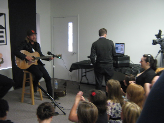 Switchfoot Performs at 'Edge Live'