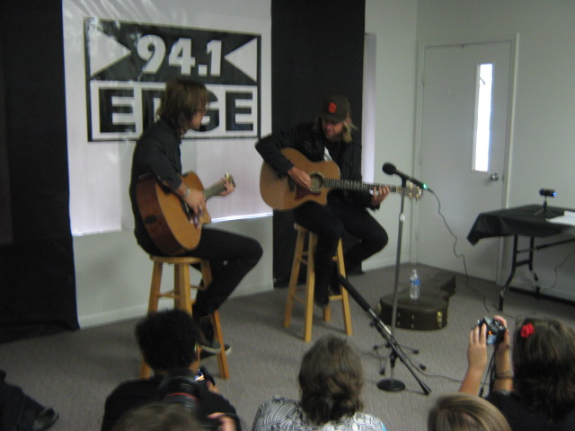 Switchfoot Performs at 'Edge Live'
