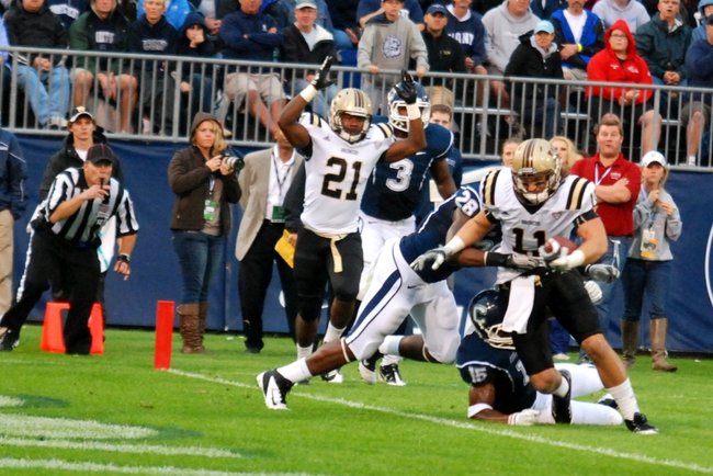 Shots from Western Michigan's 38-31 victory over UConn - Oct 1, 2011.  Photos by Sean Patrick Duross.