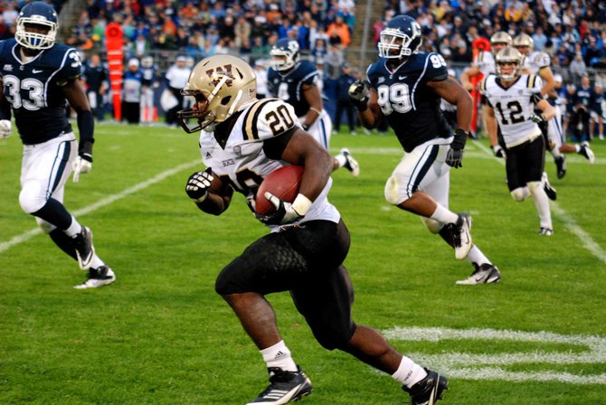 Shots from Western Michigan's 38-31 victory over UConn - Oct 1, 2011. Photos by Sean Patrick Duross.