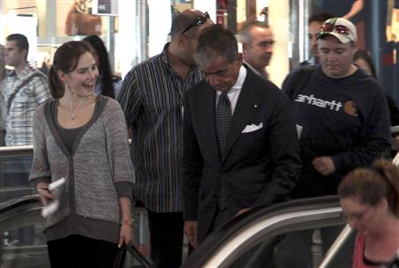 U.S. student Amanda Knox smiles at the Leonardo Da Vinci airport in Fiumicino U.S. student Amanda Knox smiles at the Leonardo Da Vinci airport in Fiumicino