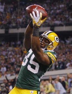 Green Bay Packers reciever Greg Jennings. Jennings, a former star at Kalamazoo Central HS and Western Michigan University, is the first Bronco to appear on the cover of Sports Illustrated magazine. REUTERS Green Bay Packers reciever Greg Jennings. Jennings, a former star at Kalamazoo Central HS and Western Michigan University, is the first Bronco to appear on the cover of Sports Illustrated magazine. REUTERS