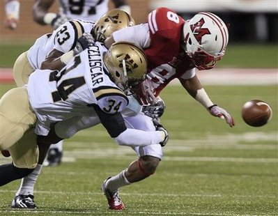 The defense came up clutch, causing 2 turnovers and holding Miami's rushing game to under 60 yards. The defense came up clutch, causing 2 turnovers and holding Miami's rushing game to under 60 yards.