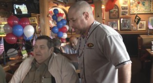 Happy Veterans Day with Mojo and Applebee's