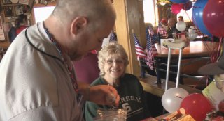 Happy Veterans Day with Mojo and Applebee's
