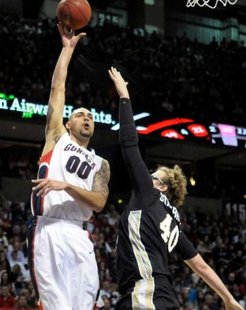 Western Michigan's Matt Stainbrook (40) tries to block Gonzaga's Robert Sacre (00) in the first half of an NCAA college basketball game, Saturday, Nov. 26, 2011, in Spokane, Wash. Photo: Jed Conklin / AP