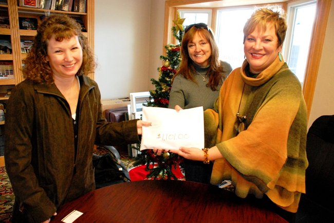 The Potluck Pals come out in full force to Exteriors of Kalamazoo to benefit the Kalamazoo Gospel Mission.  The Pals raised $2351, including a whopping $1116 contribution from the folks at Biggs-Gilmore!