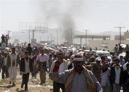 Anti-government protesters march from the southern Yemeni city of Taiz to the capital Sanaa Anti-government protesters march from the southern Yemeni city of Taiz to the capital Sanaa