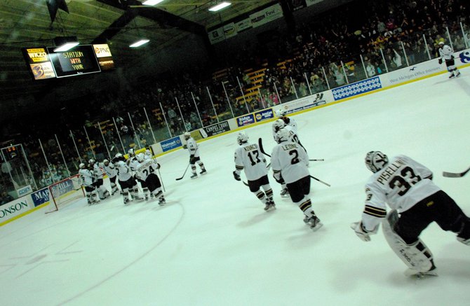 #10 Western Michigan hosts #3 Notre Dame, 01/14/12. The Broncos defeated the Irish 3-1. Photos by Sean Patrick Duross.