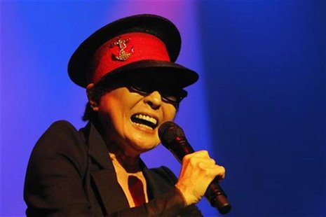 Yoko Ono performs in Reykjavik Yoko Ono performs in Reykjavik