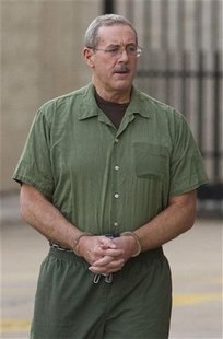 Stanford arrives at the Federal Court in Houston Stanford arrives at the Federal Court in Houston