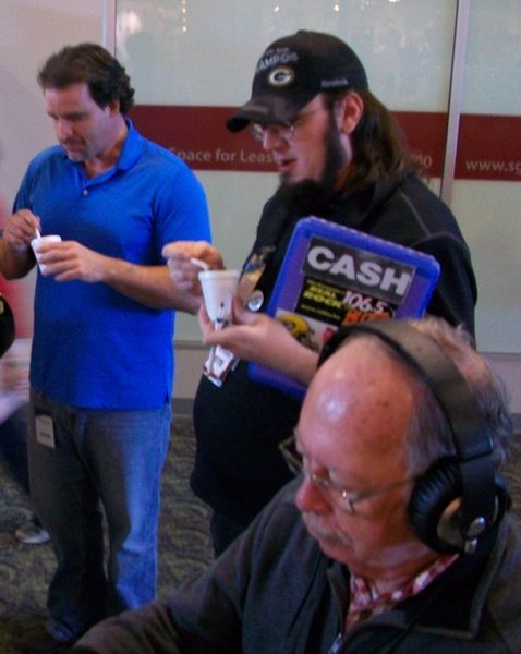 Former Green Bay Packers star Chris Jacke judging alongside Otto of 106.5 The Buzz. Who would win in a chili eating competition between the two?