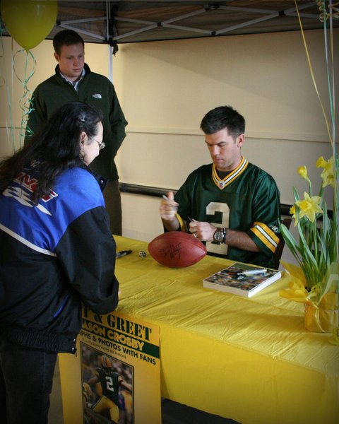 Happy to sign and meet everyone... Photos too!