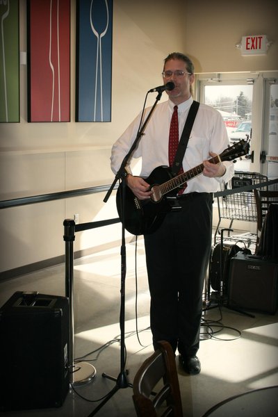 Live music in the cafe!