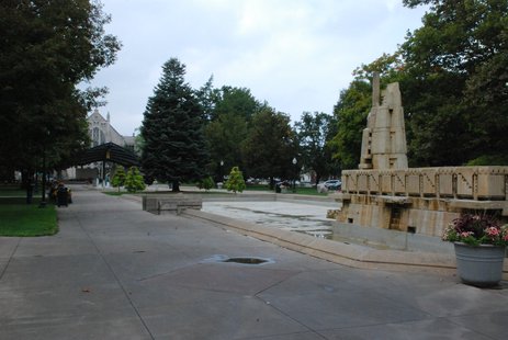 City officials in Kalamazoo say the refurbishment of a local fountain could run over 1-million-dollars. City officials in Kalamazoo say the refurbishment of a local fountain could run over 1-million-dollars.