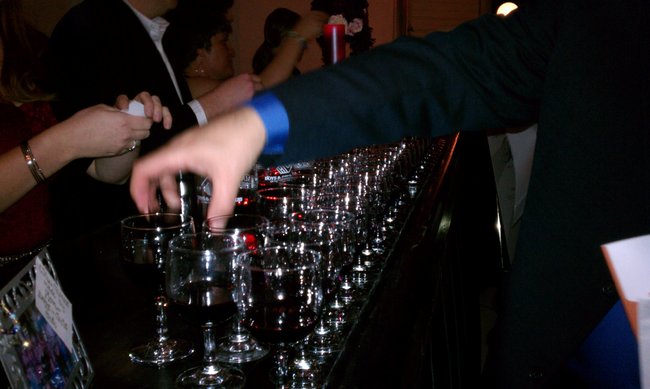 Sippin for bling, grabbin the glasses