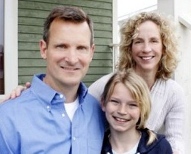 Democratic Congressional candidate Mike O’Brien (R), wife Teresa (L) and daughter Rose Democratic Congressional candidate Mike O’Brien (R), wife Teresa (L) and daughter Rose