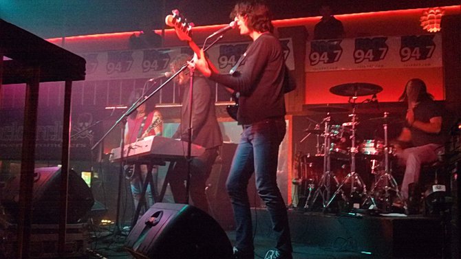 Dizzy Reed takes the stage