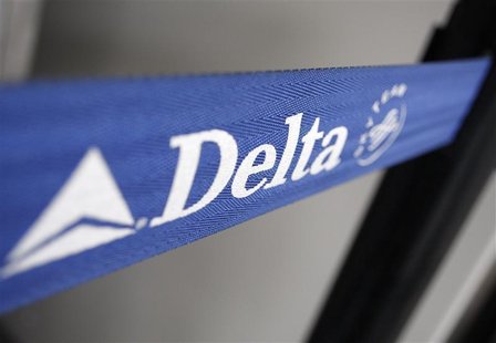 The Delta airline logo is seen on a strap at JFK Airport in New York. REUTERS/Joshua Lott (UNITED STATES) The Delta airline logo is seen on a strap at JFK Airport in New York. REUTERS/Joshua Lott (UNITED STATES)