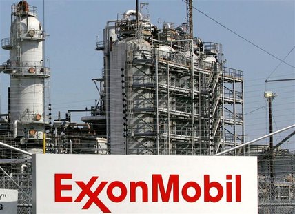 A view of the Exxon Mobil refinery in Baytown, Texas September 15, 2008. REUTERS/Jessica Rinaldi A view of the Exxon Mobil refinery in Baytown, Texas September 15, 2008. REUTERS/Jessica Rinaldi