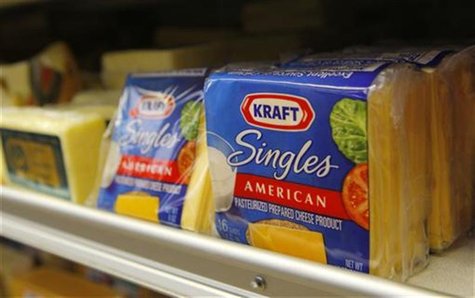 Kraft food products are displayed in a market in San Francisco, California February 2, 2010. REUTERS/Robert Galbraith Kraft food products are displayed in a market in San Francisco, California February 2, 2010. REUTERS/Robert Galbraith