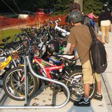 Kids bike to school (courtesy of saferoutescoop.wordpress.com)
