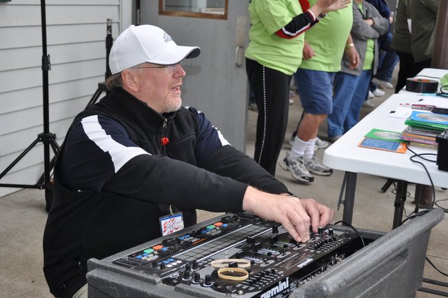 Dave Kallaway with the sound!