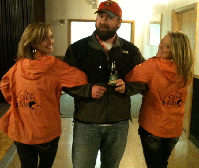 Two Chicks and a Rod...Justin as rod.