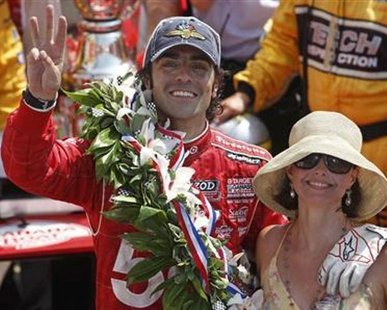 Chip Ganassi Racing driver Dario Franchitti of Scotland celebrates with his wife Ashley Judd after his third victory at the Indianapolis 500 autorace at the Indianapolis Motor Speedway in Indianapolis, Indiana, May 27, 2012. REUTERS/Jeff Haynes Chip Ganassi Racing driver Dario Franchitti of Scotland celebrates with his wife Ashley Judd after his third victory at the Indianapolis 500 autorace at the Indianapolis Motor Speedway in Indianapolis, Indiana, May 27, 2012. REUTERS/Jeff Haynes